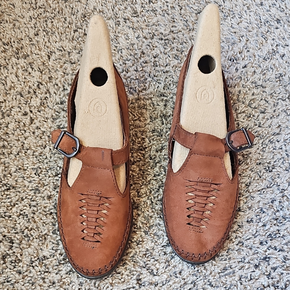 Dexter Brown Leather Women's Shoes